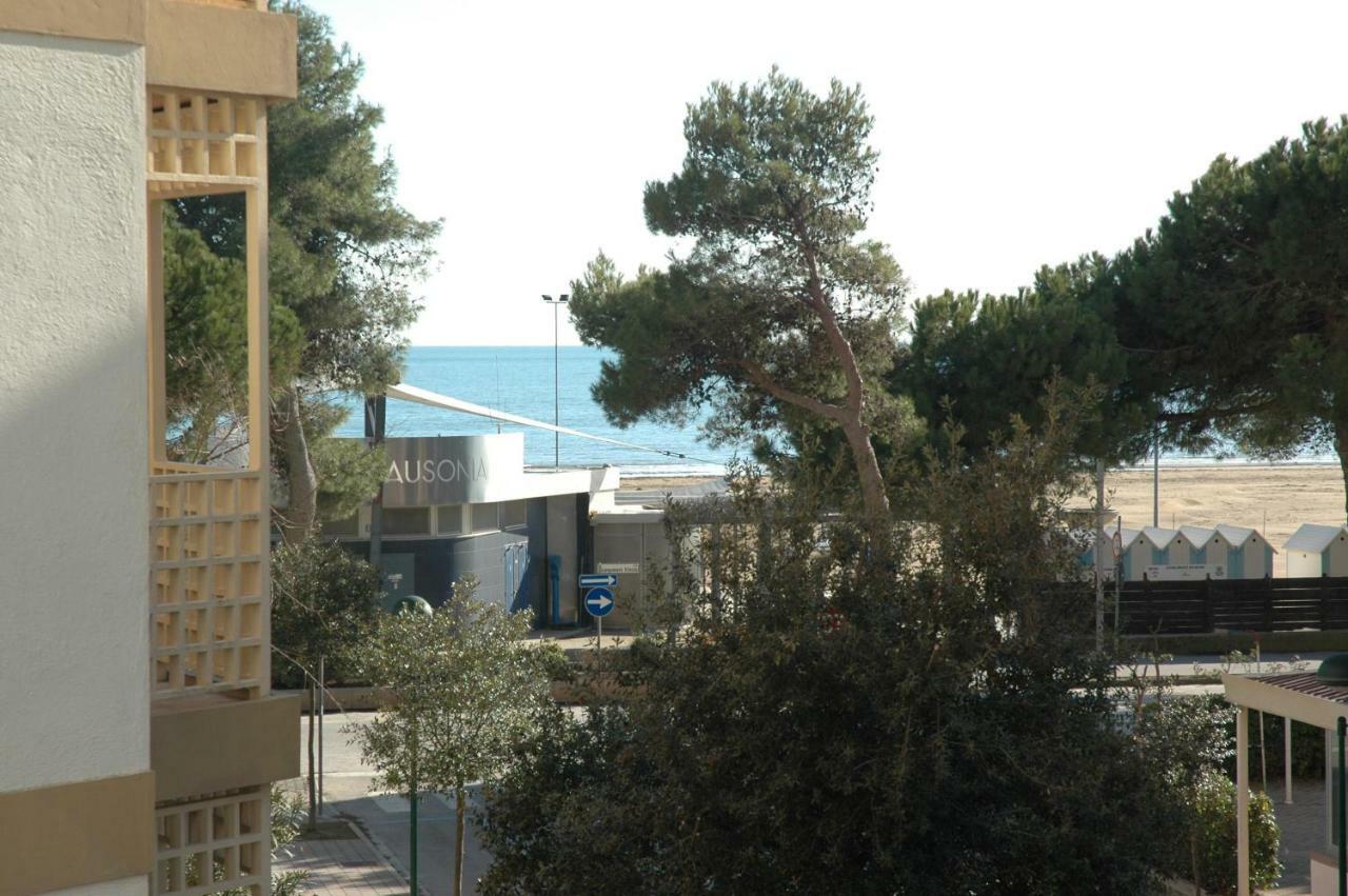 فيلا Lungomare Sabbiadoro لينانو سابيادورو المظهر الخارجي الصورة